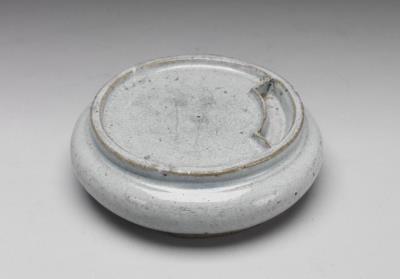 图片[2]-Round porcelain inkstone in moon-white glaze (with a jade-inlaid case), Ming dynasty (1368-1644)-China Archive